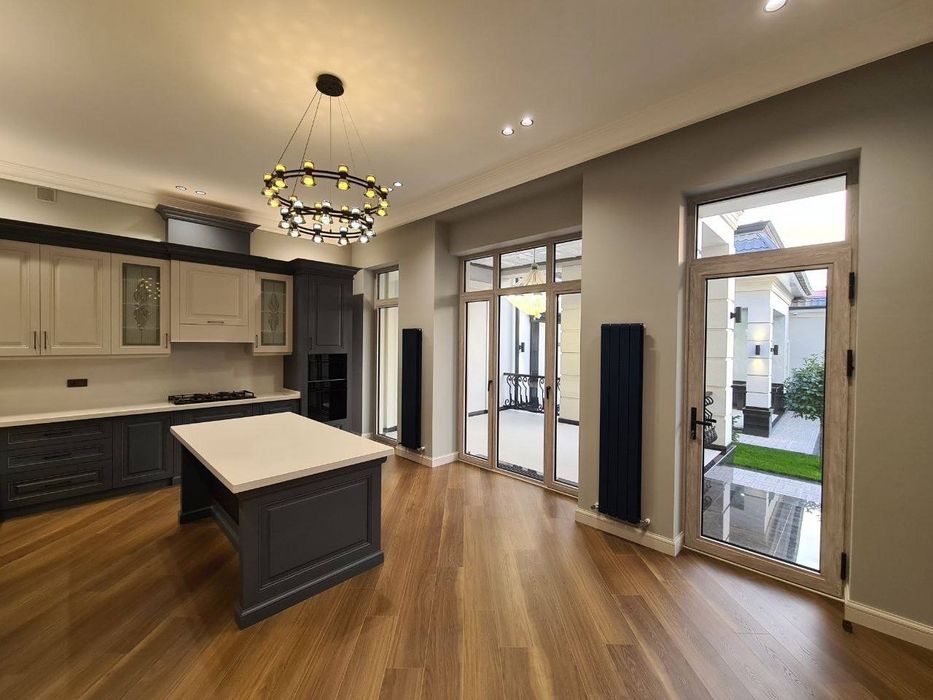 Продается Евро Дом на Центре Луначарского