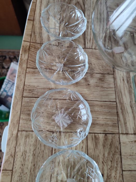 Чинийки за сладко и сервиз; Бъчвички'