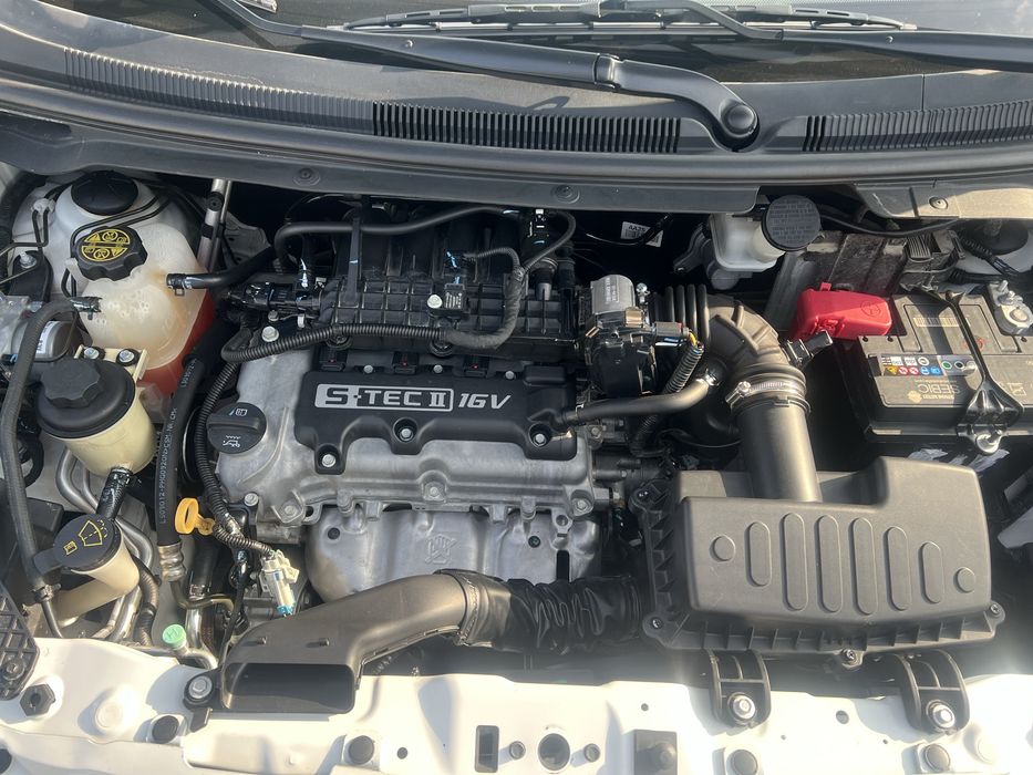 Spark 2021 - toza oq, Ideal holatda!