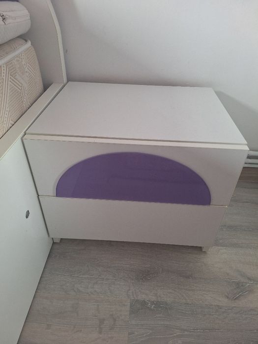 De vanzare birou si noptiera