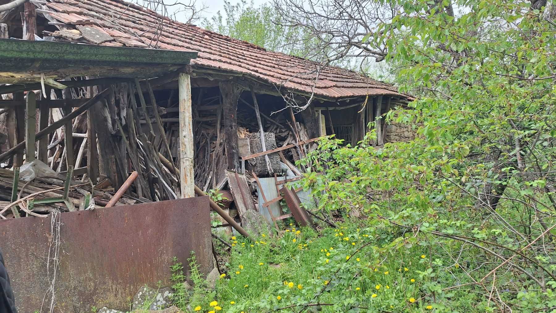 Двуетажна къща с. Буря