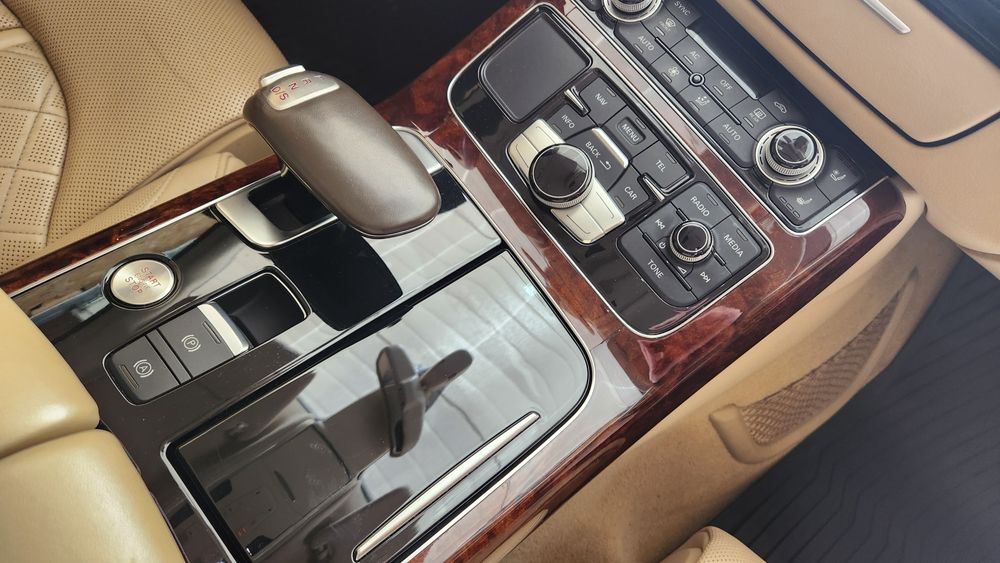 Audi A8 4H quattro 105k km