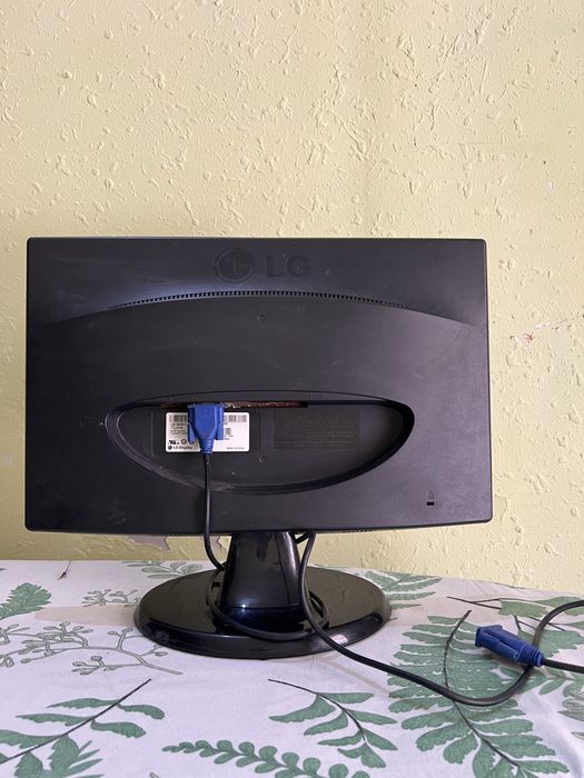 Kamyuter ekrani sotiladi Glg