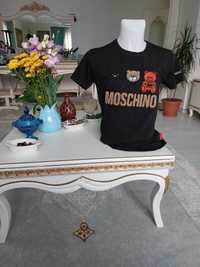 Tricouri moschino calitate superioara