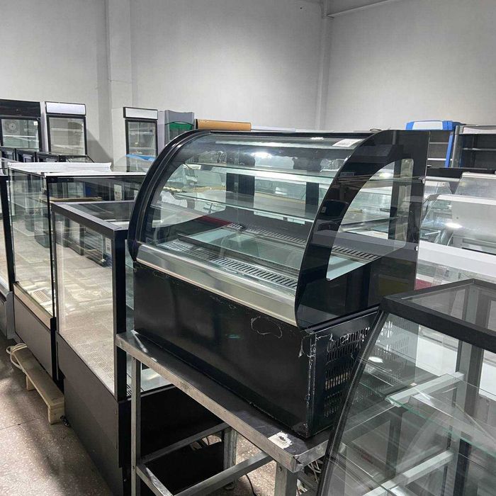 Кондитерские витрины новые и б\у в наличии! Низкие цены!