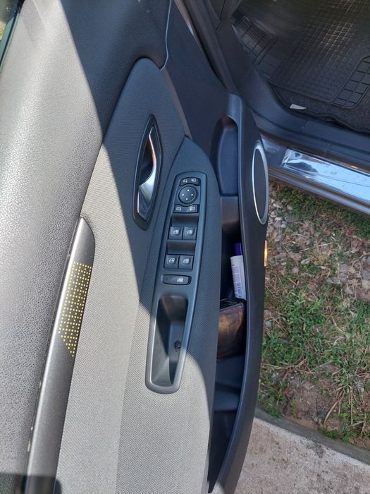 Vând renault scenic