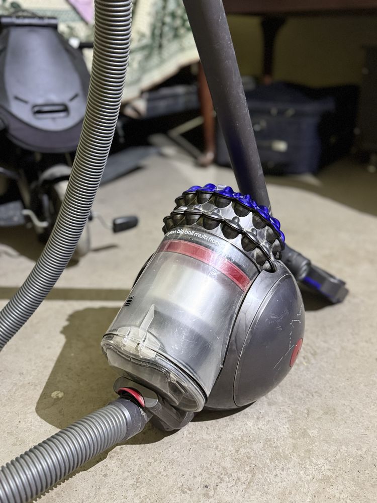 ШОК ЦЕНА!!! Продаётся пылесос от Dyson. Очень в отличном состоянии