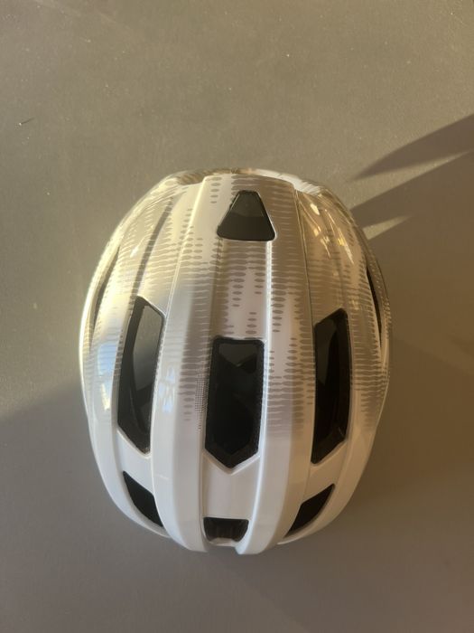 Продавам Каска ABUS