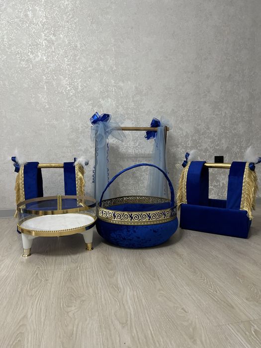 Продается корзины и вешалка для новорожденного