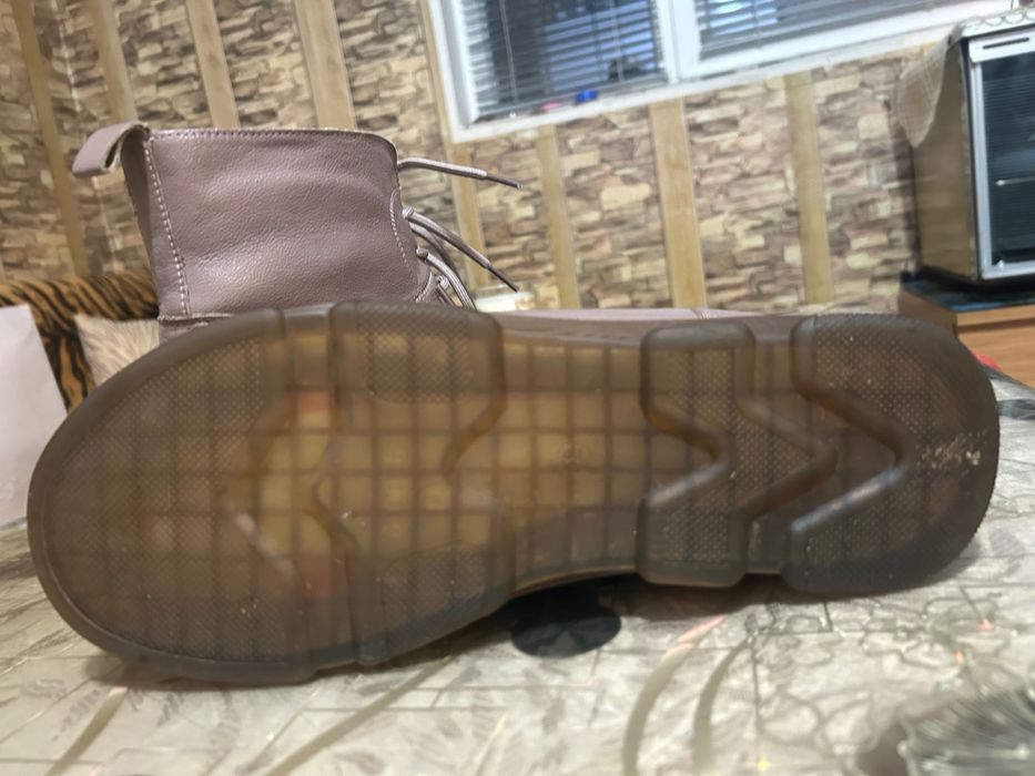 Боти от естествена кожа