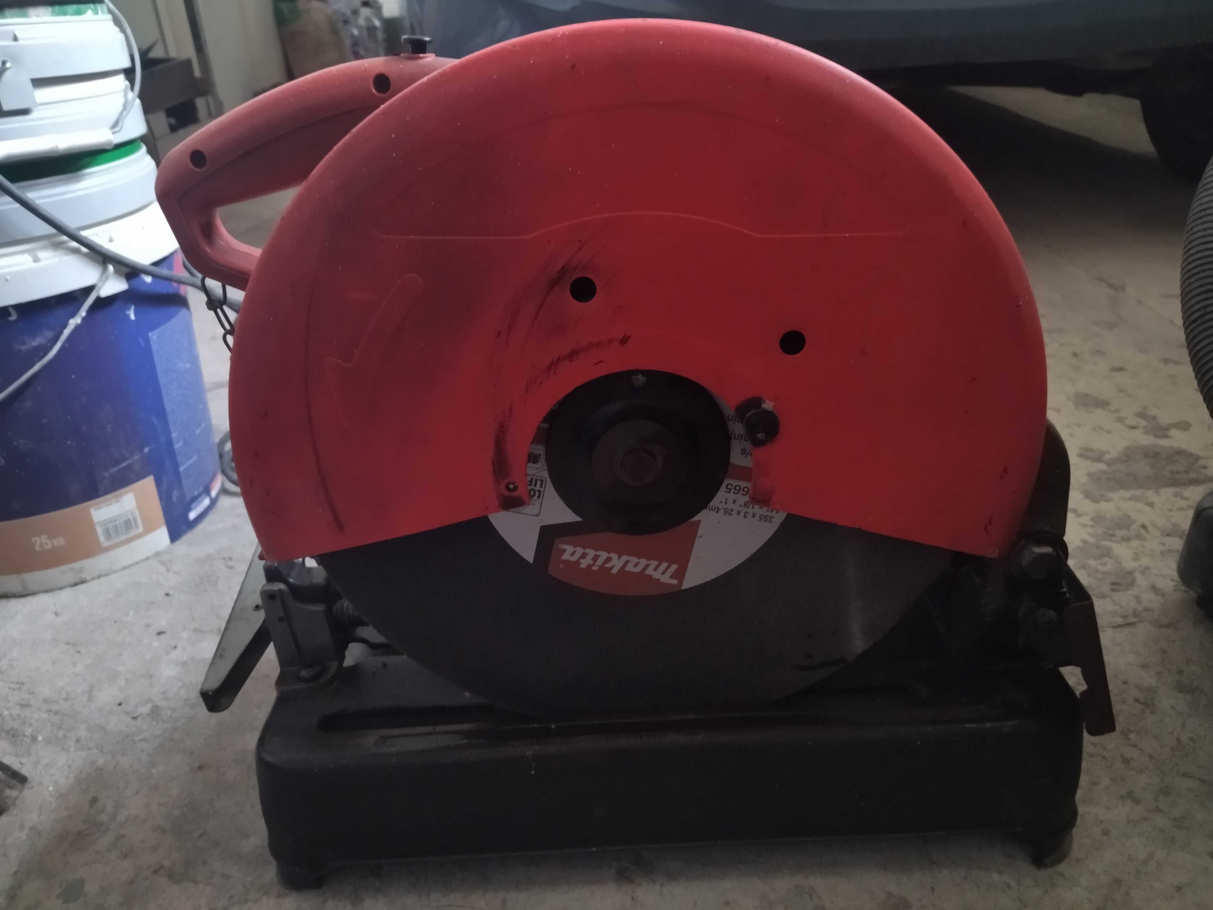 Отрезна машина MAKTEC MT240