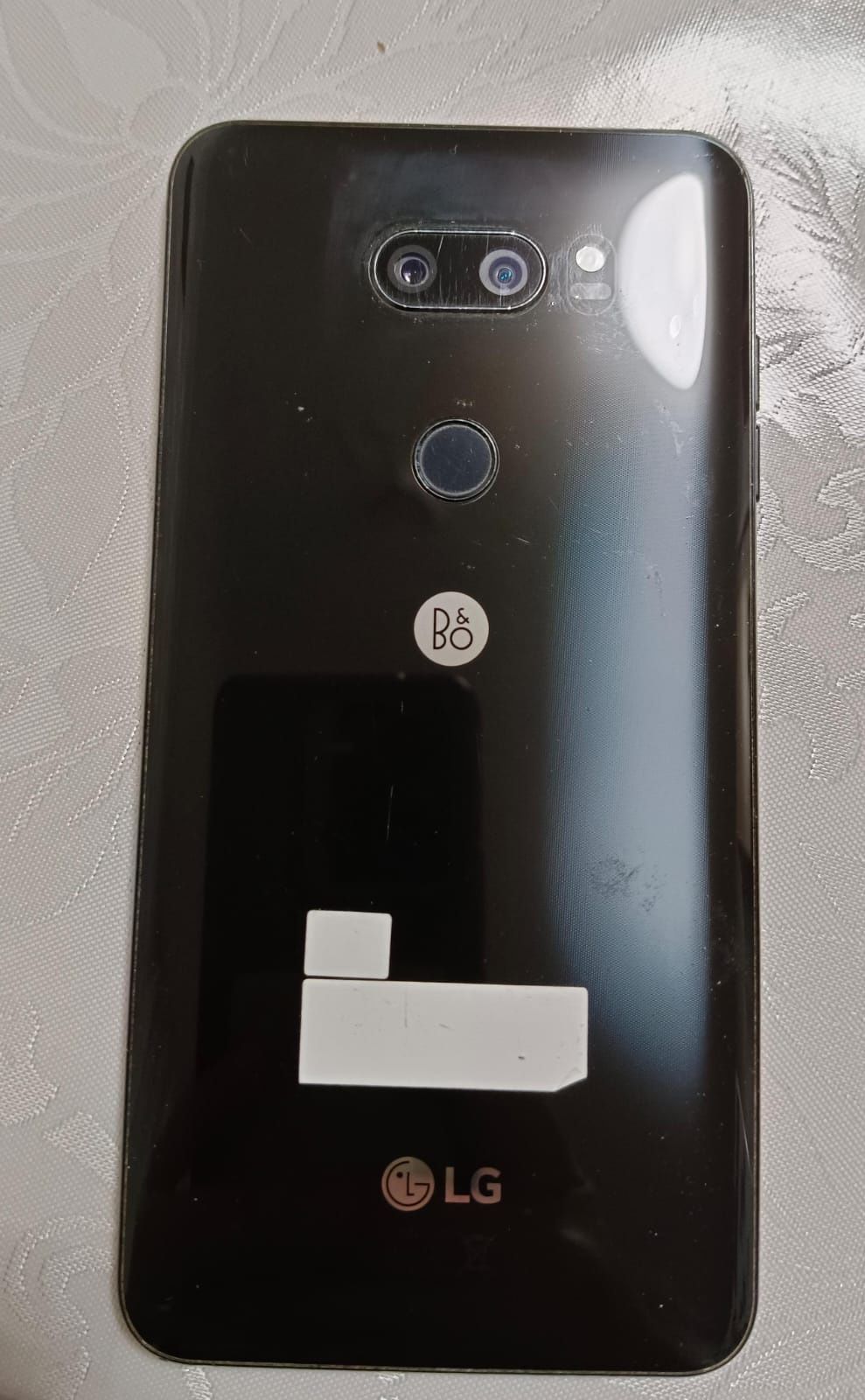 Сотовый телефон LG V30+