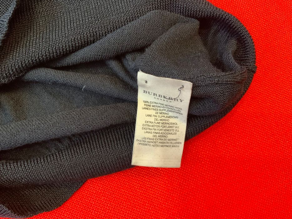 Burberry - оригинлен пуловер 40м