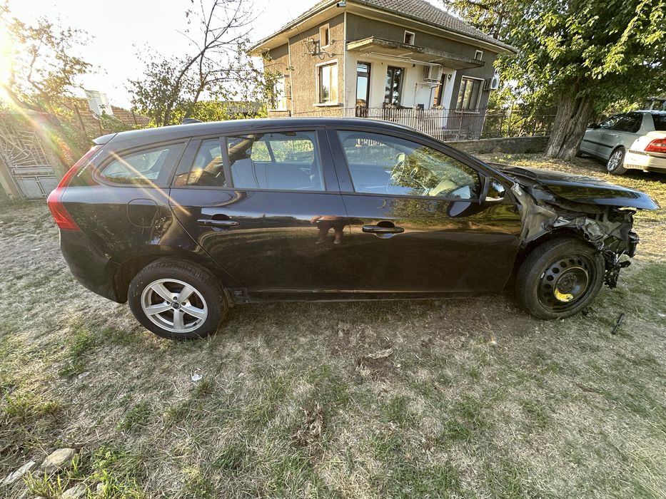 Volvo V60 D3 2.0 136 НА ЧАСТИ