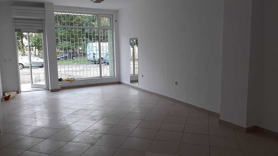 Дава се под наем Магазин в Бургас, Изгрев - 98 кв.м за 350 € - Снимка #1