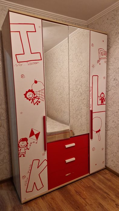 Продам  гарнитур в детскую комнату