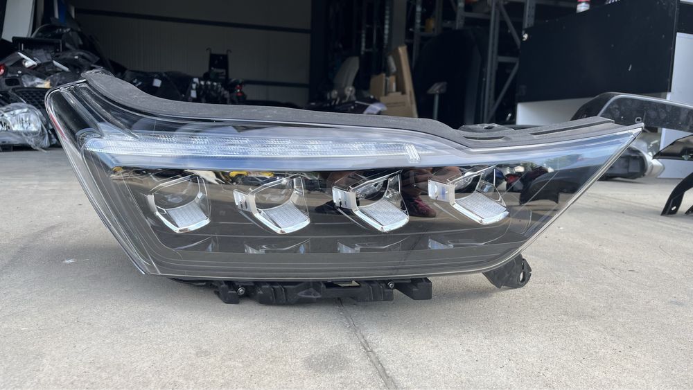 Десен фар Ssang Yong Rexton 2021-