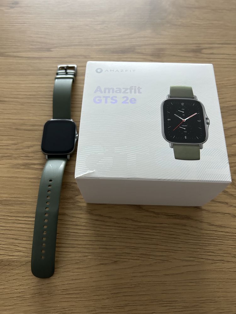 Смарт часовник Amazfit GTS 2e
