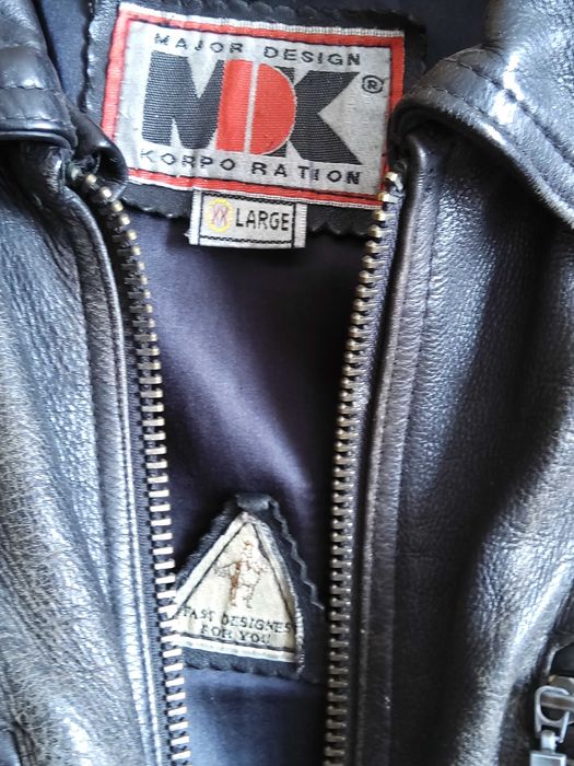 Продавам мъжко кожено Яке