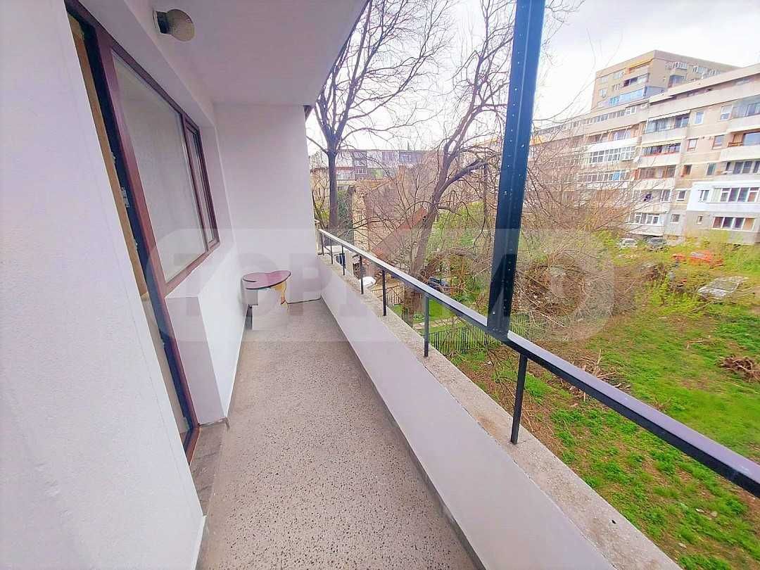 Дава се под наем Тристаен апартамент в Варна, Общината - 130 кв.м за 510 € - Снимка #21
