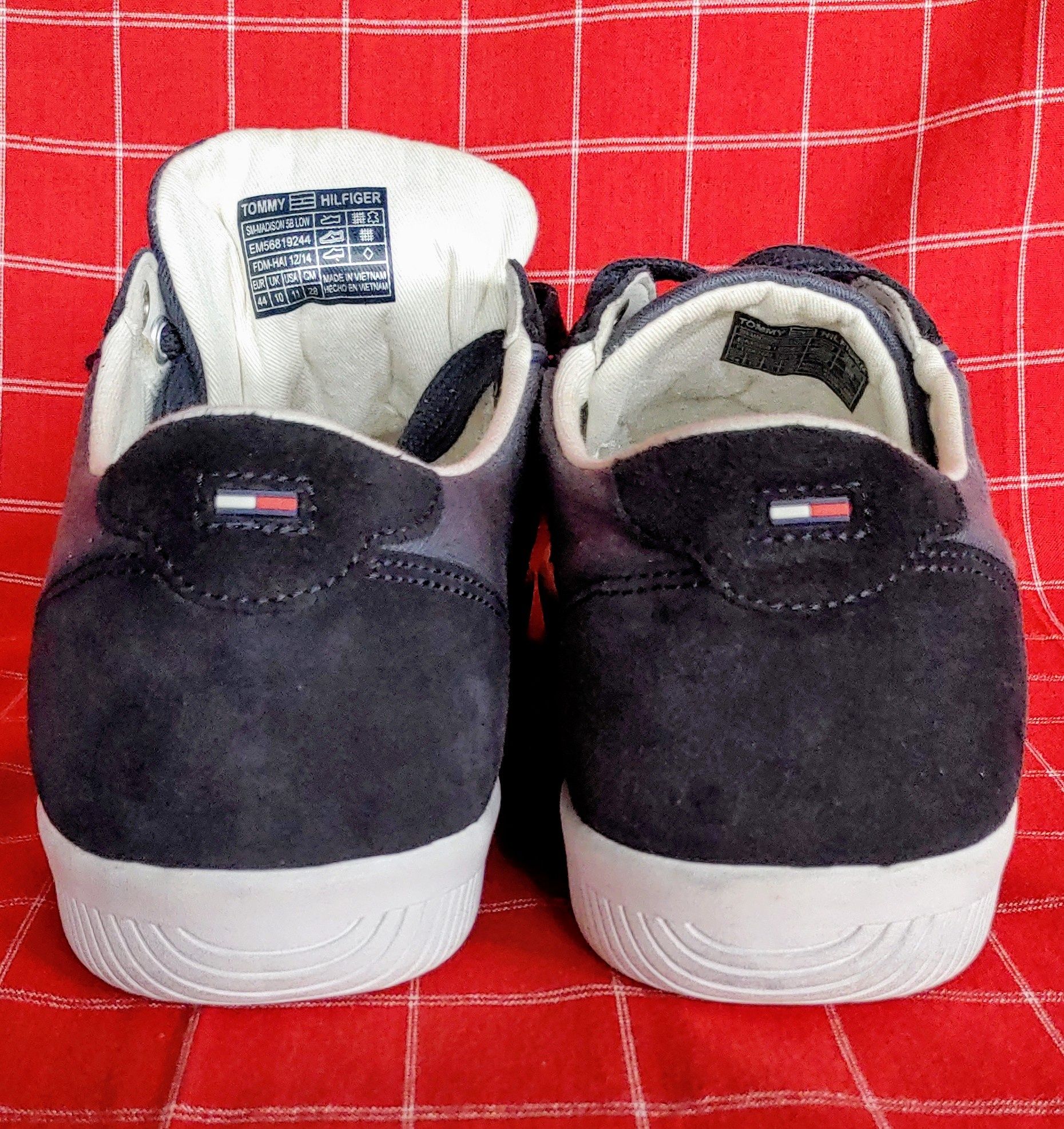 * adidași *Tommy Hilfiger* 44 *original !