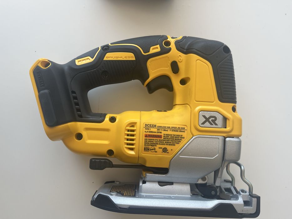 Fierastrau Pendular DeWalt DCS334B