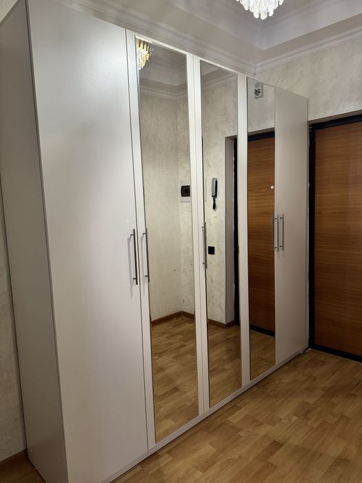 Срочно продам шифонер с зеркалом и кухонный гарнитур с плитой