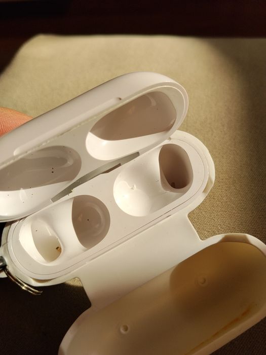 Кутия от Слушалки AirPods