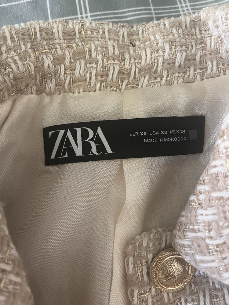 Сако Zara късо ново
