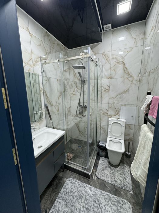 Продется новостройка ц1 2 комнат 8етаж на против Бибигона