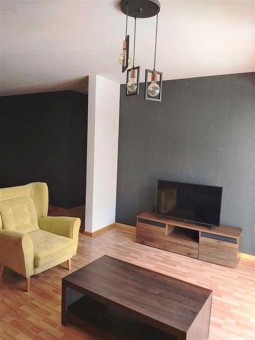 Дава се под наем Двустаен апартамент в Бургас, Лазур - 58 кв.м за 229.5 € - Снимка #2