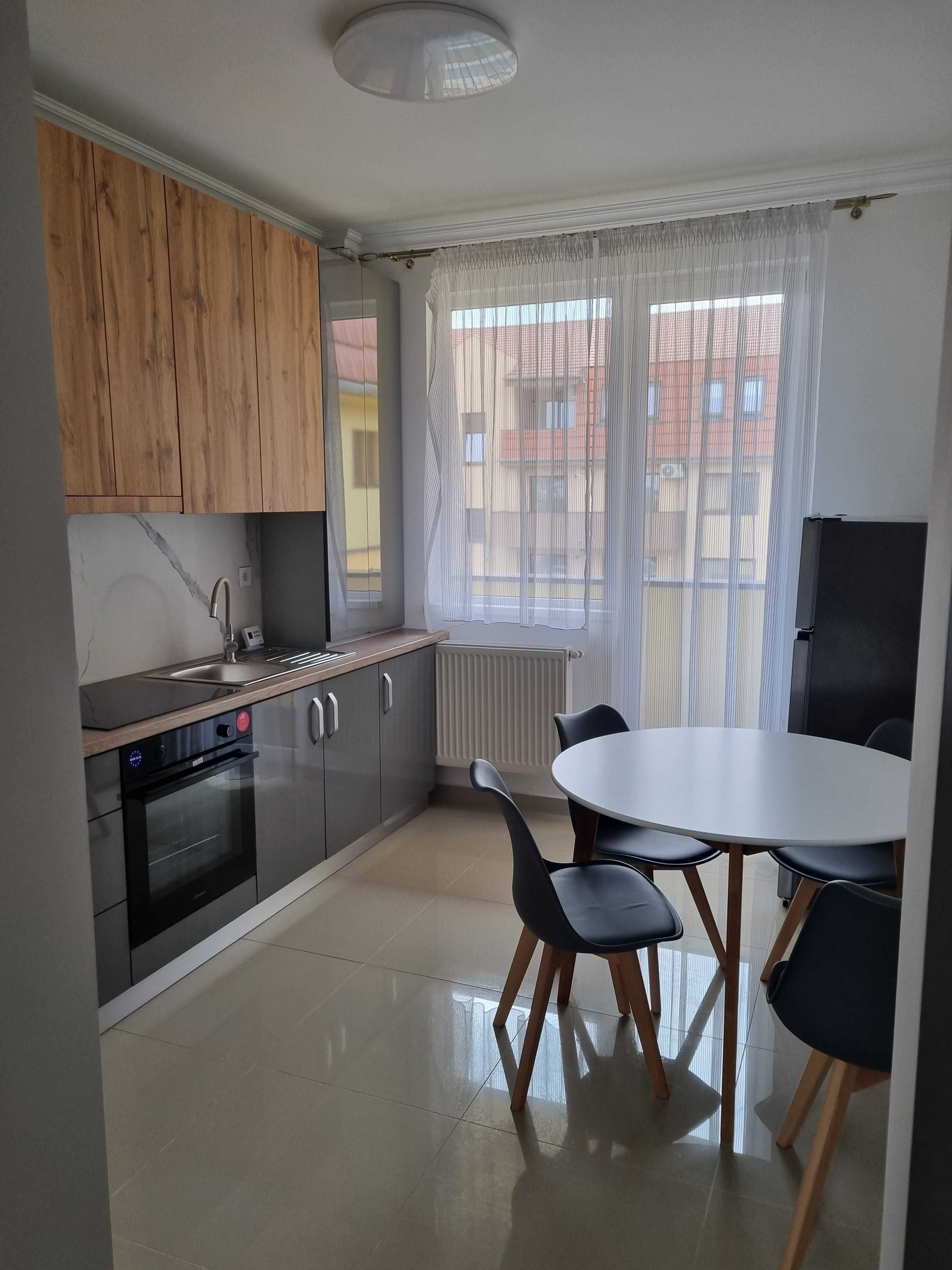 Apartament de închiriat