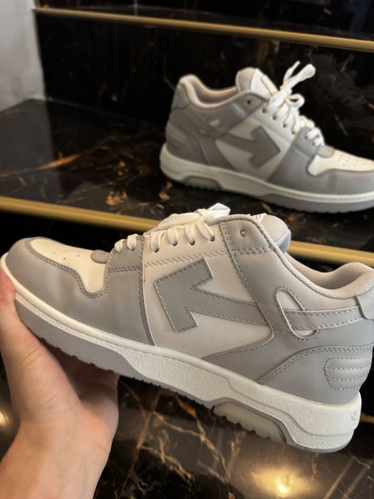 Off white out of office 44