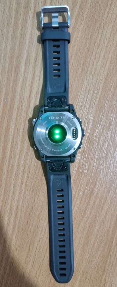 Vând Ceas GARMIN FENIX 7S, 42 mm, Silver/Graphite.