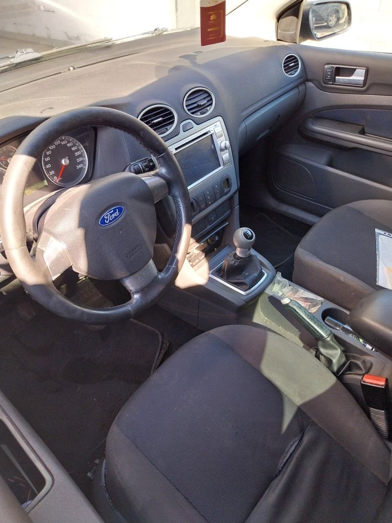 Vand ford focus 1.6 benzina 115cp