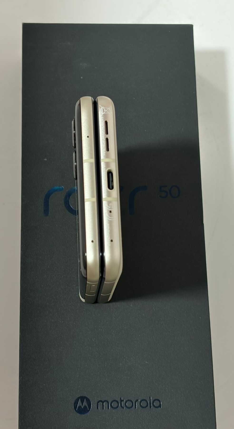 Motorola Razr 50 256GB + 8GB RAM
