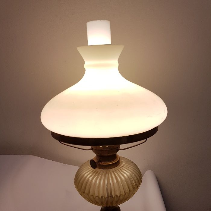 Lampa veche de birou