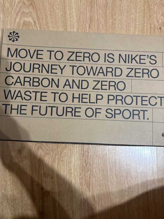 Vand adidasi nike