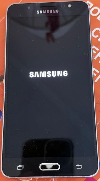 Продам Самсунг J5 16гб