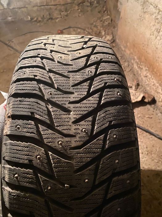 Продам зимнюю резину 225/55 R18 sailun