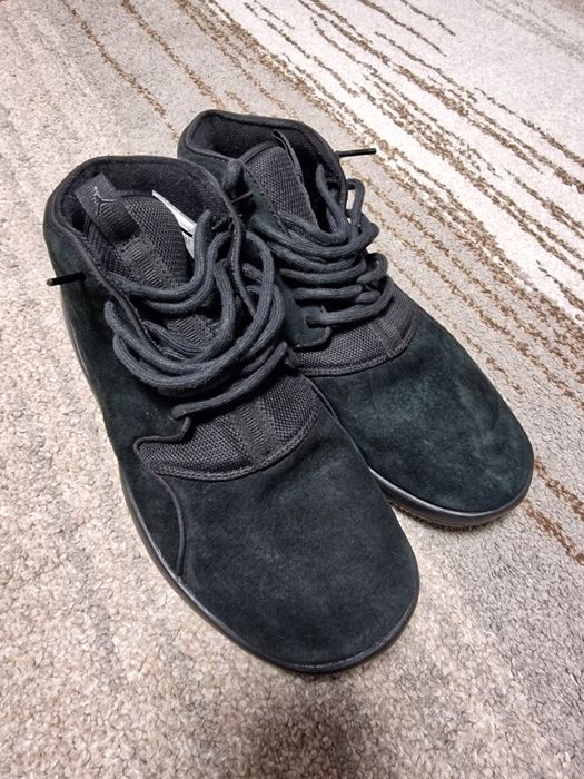 Vând ghete Jordan 43