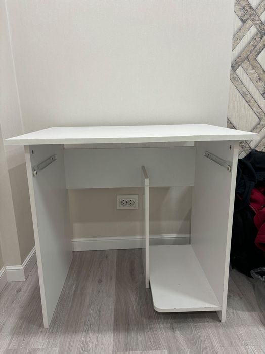 Стол б/у.                       .