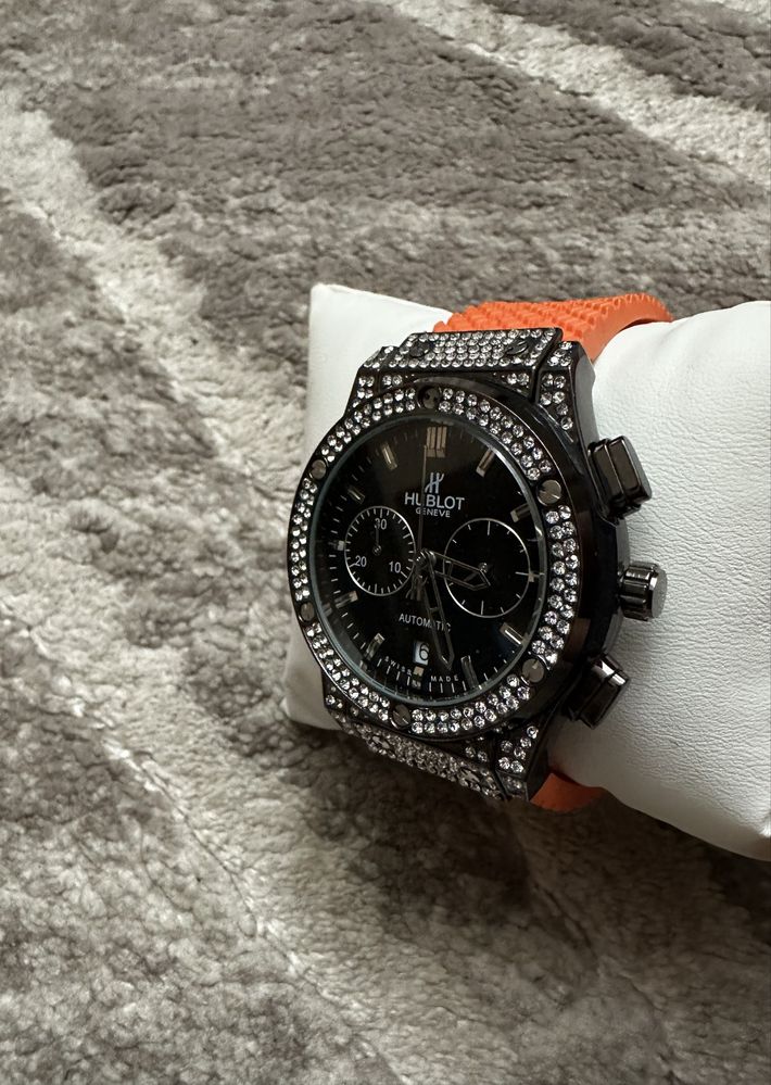 Часовник Hublot Big Bang Steel Diamonds