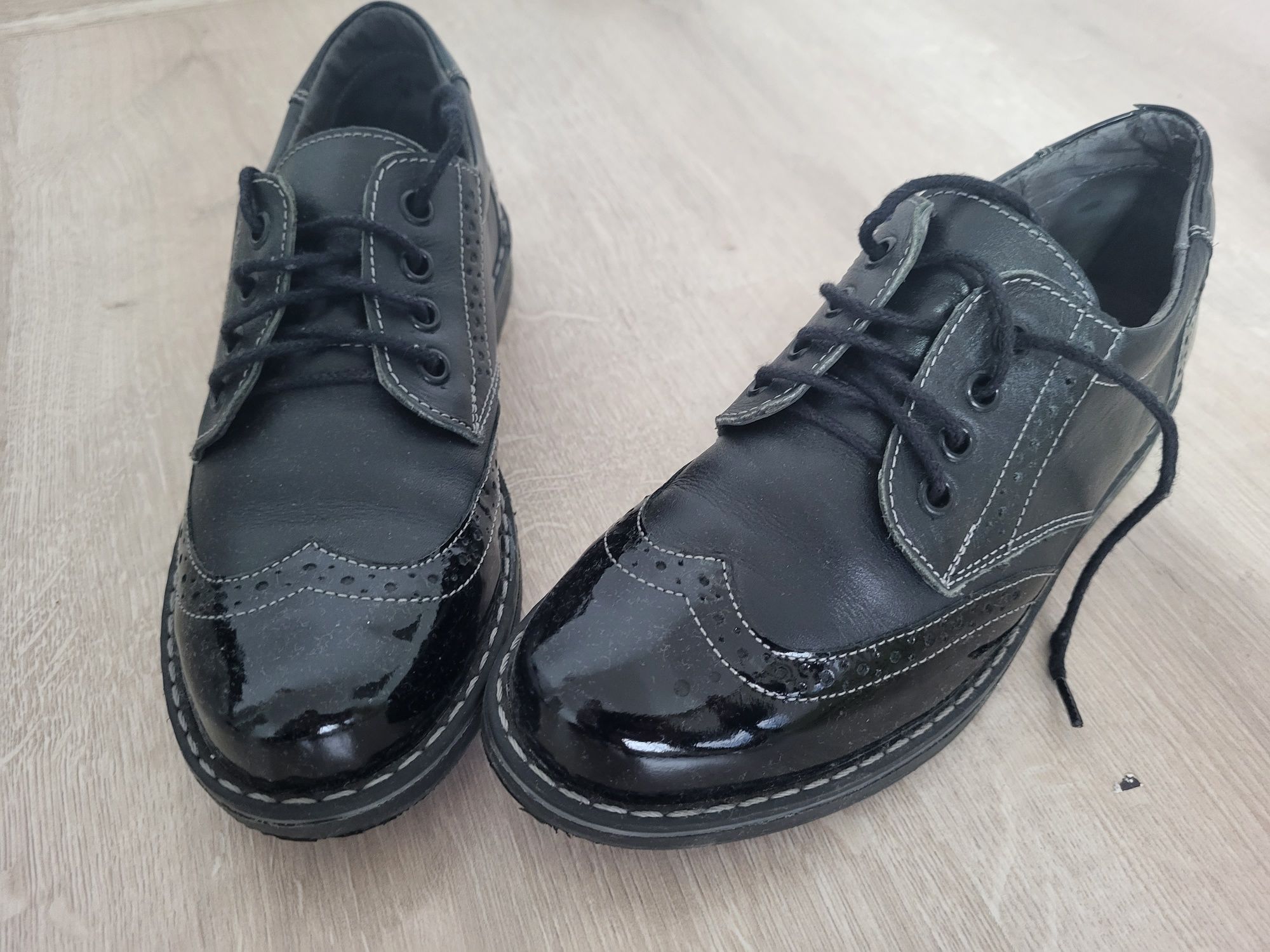 Pantofi negri piele