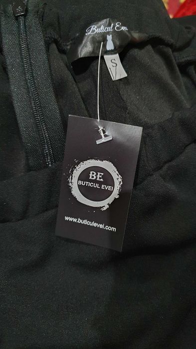 Rochie neagra S dantela