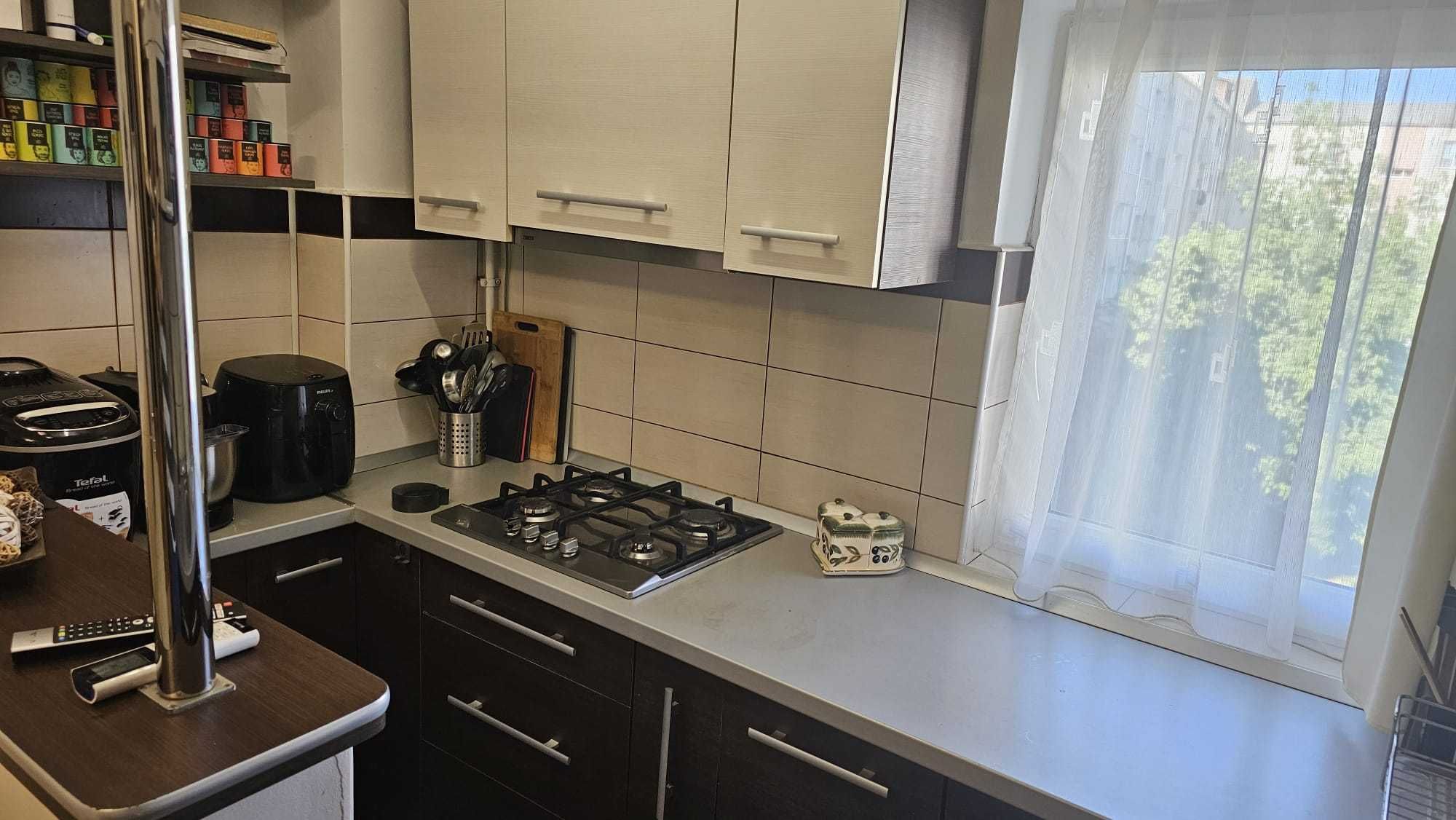 Apartament 2 camere decomandat, etaj 2, Sensul Vechi, utilat, parcare