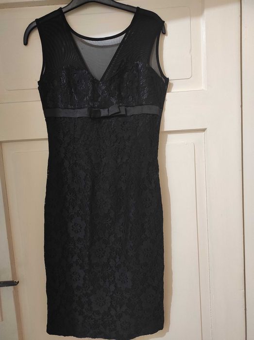 Черна елегантна рокля