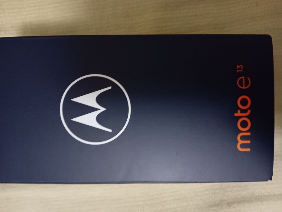 Motorola    E 13