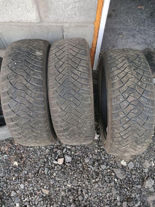 Продам шины 215*55/ R17