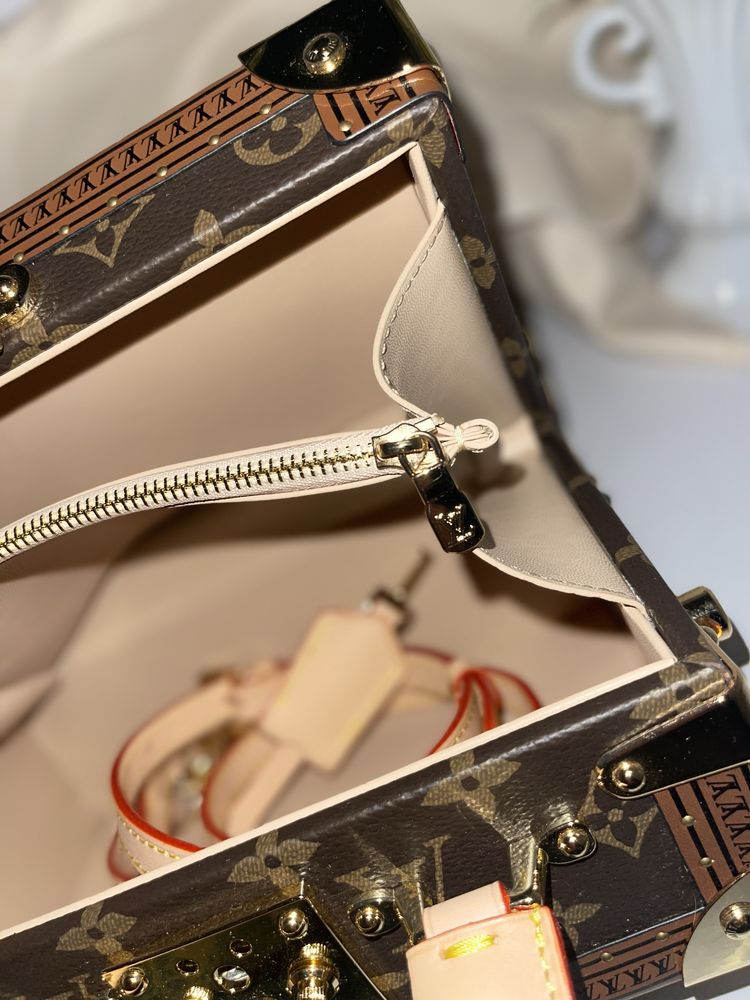 чанта кафява LV Louis Vuitton тип кутия с противопрахов плик кожена